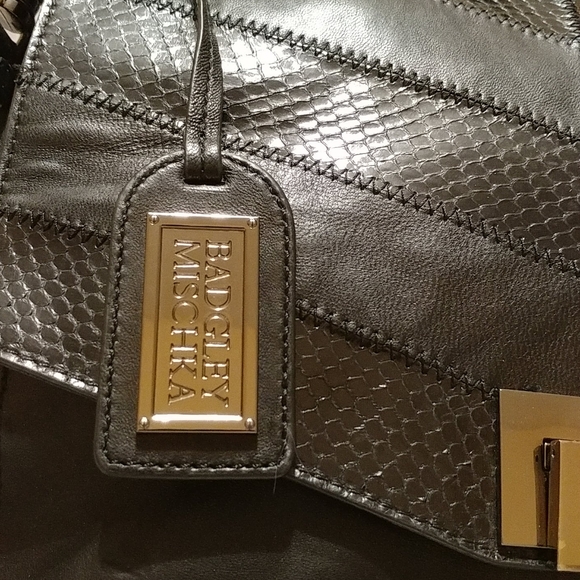 Badgley Mischka Shoulder Bag - Picture 2 of 11